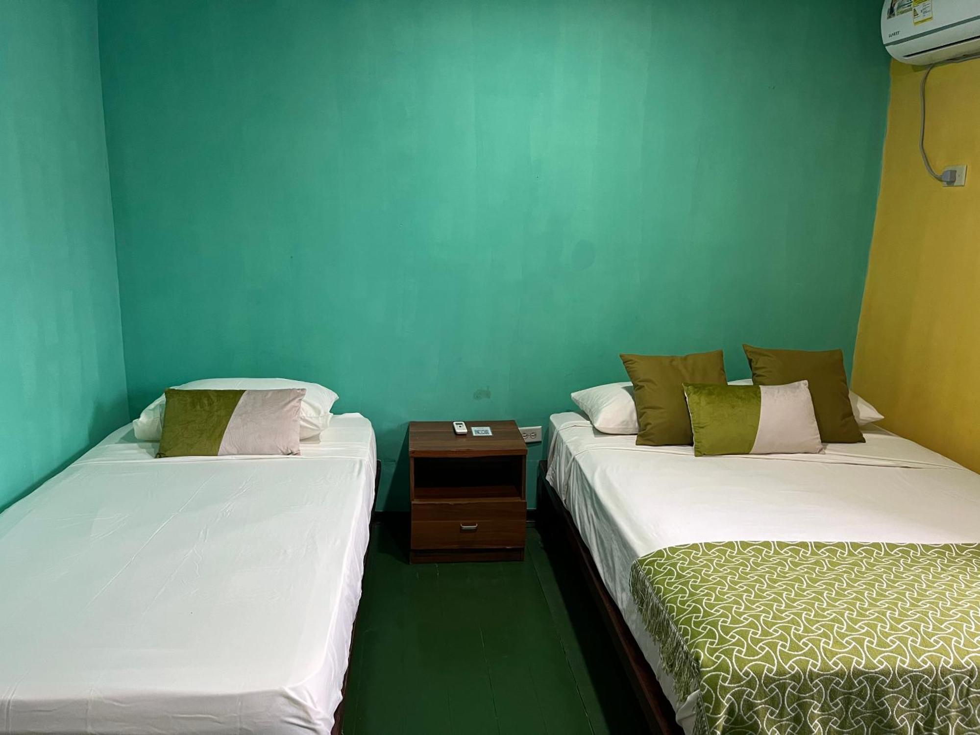 Hostal Cay Bastimentos Bagian luar foto