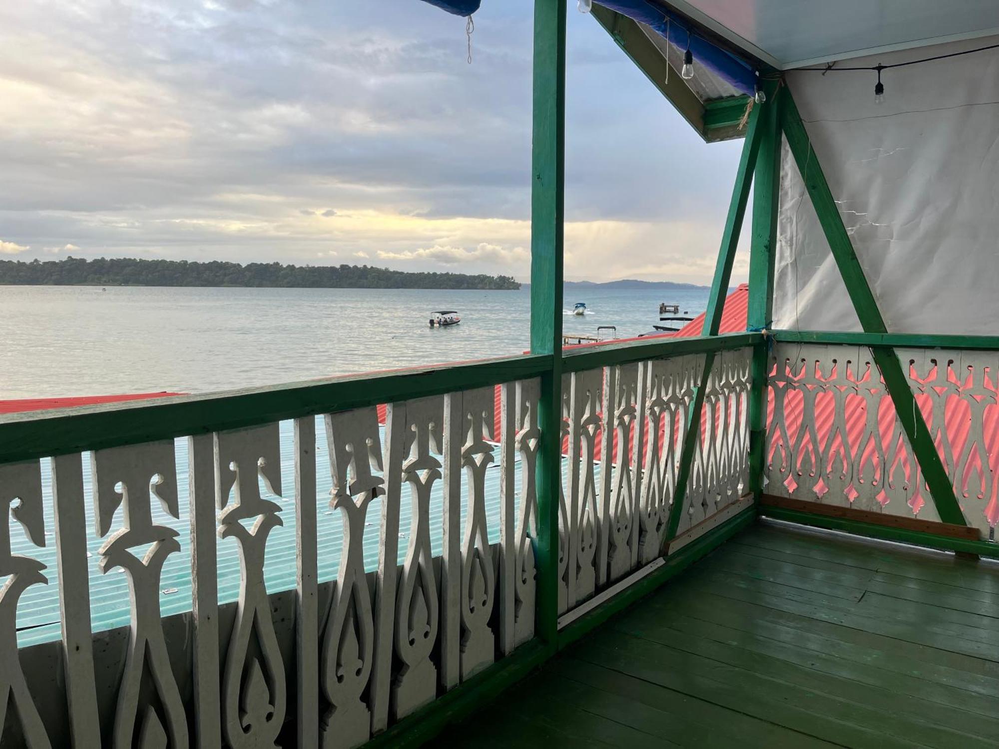 Hostal Cay Bastimentos Bagian luar foto