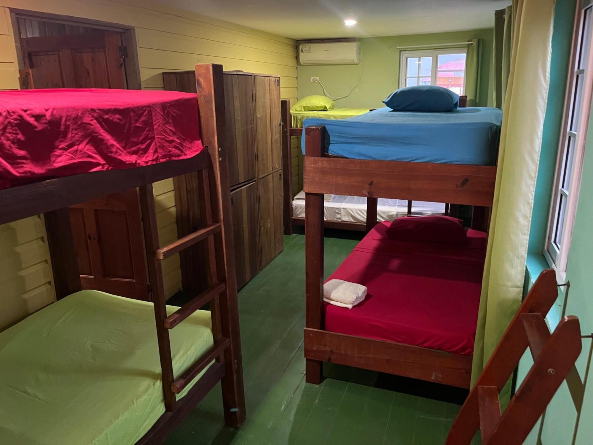 Hostal Cay Bastimentos Bagian luar foto